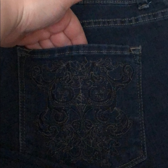 Medium/Dark Blue Jean Capri - Picture 4 of 4